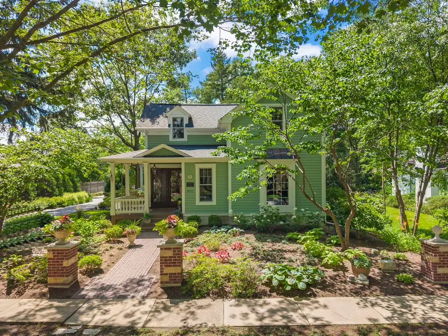 810 Dow Avenue, Geneva, IL 60134 - #3