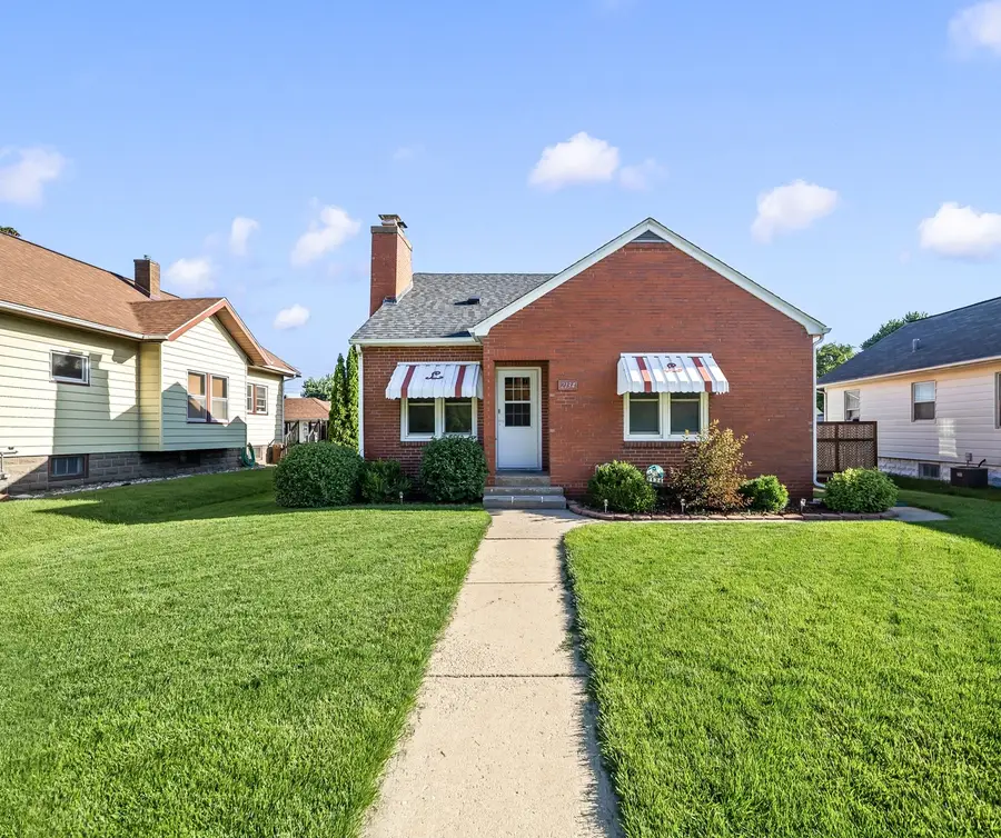 2134 W Locust Street, Davenport, IA 52804 - #3