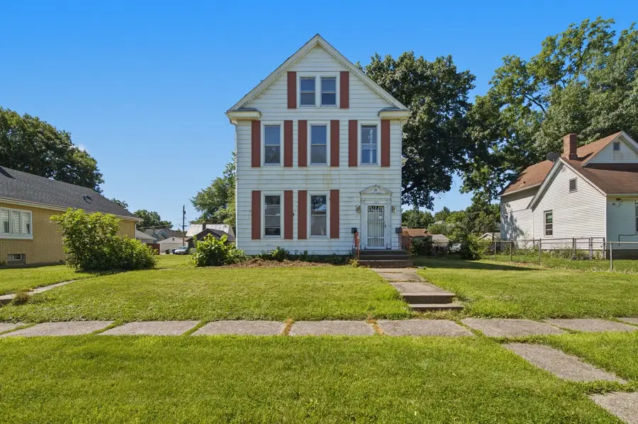1121 W 14th Street, Davenport, IA 52804 - #3