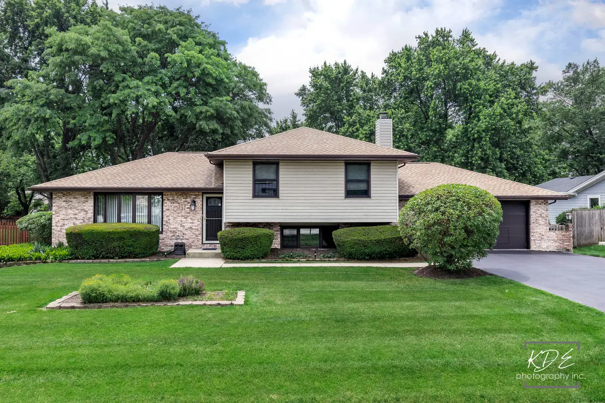 29W303 Hartman Drive, Naperville, IL 60564 - #1