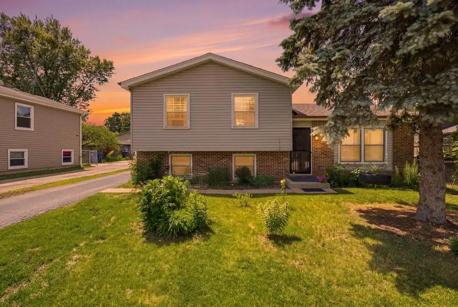3332 N Lewis Avenue, Waukegan, IL 60087 - #2