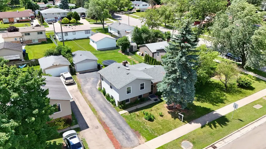 3332 N Lewis Avenue, Waukegan, IL 60087 - #3