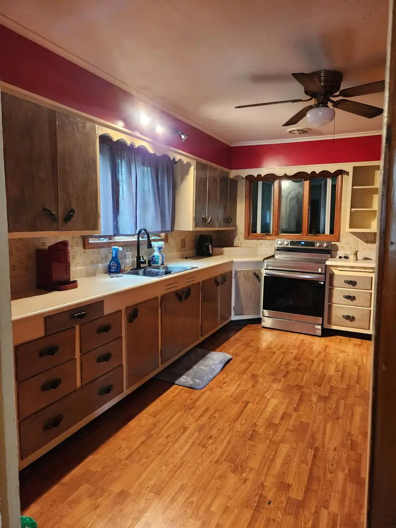 1310 E Poplar Street, West Frankfort, IL 62896 - #3