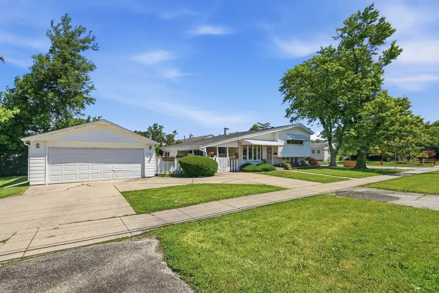 1988 E Touhy Avenue, Des Plaines, IL 60018 - #2