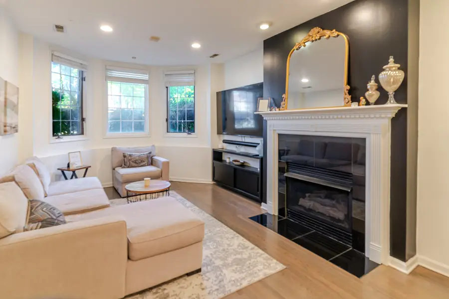 1352 W Hubbard Street #1, Chicago, IL 60642 - #2