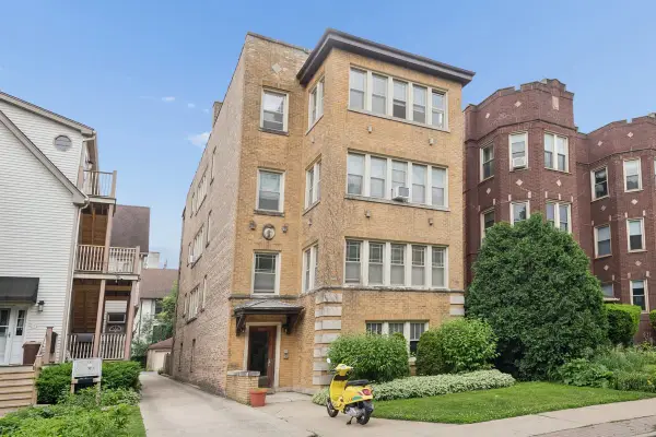 925 Ontario Street, Oak Park, IL 60302