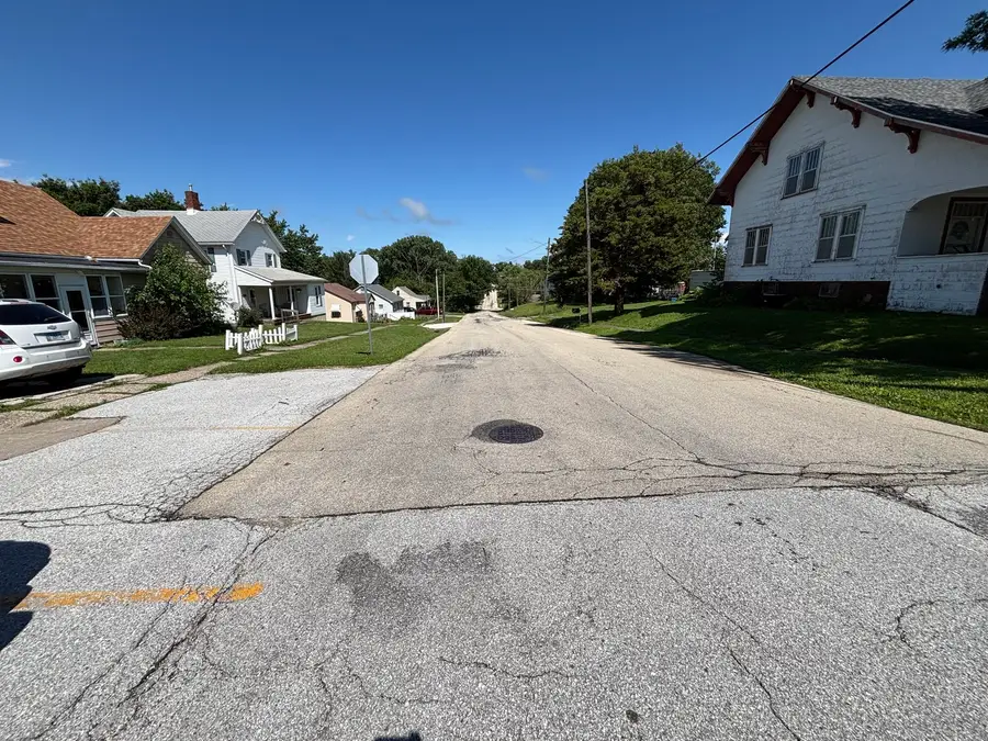 407 10th Avenue, Orion, IL 61273 - #2