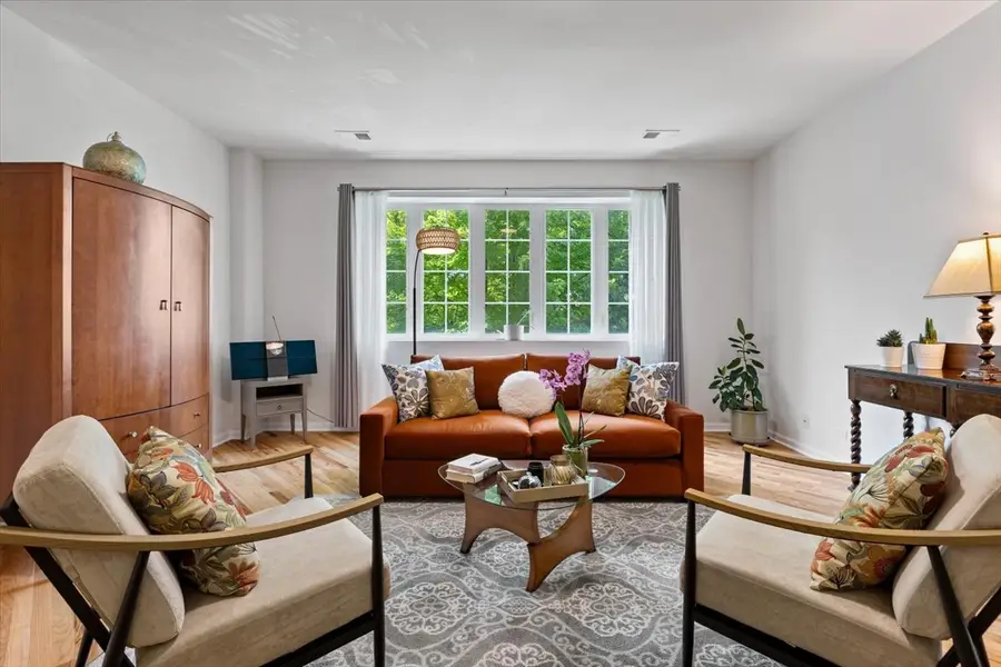 525 N Claremont Avenue #3, Chicago, IL 60612 - #3