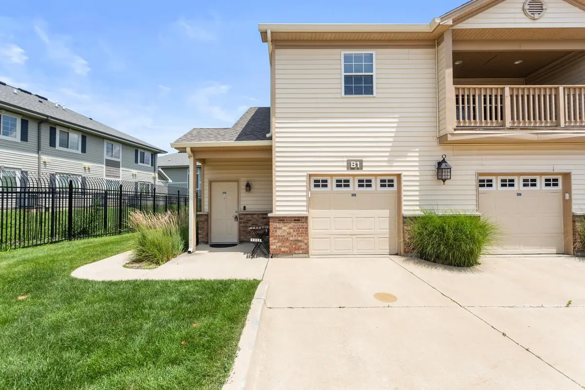 3752 Thornhill Circle #3752, Champaign, IL 61822 - #1