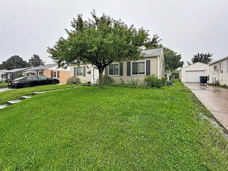 3714 13th Avenue, Moline, IL 61265 - #2