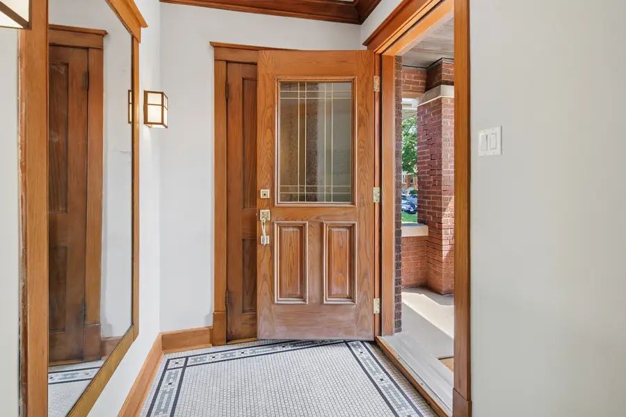 4922 N Tripp Avenue, Chicago, IL 60630 - #2