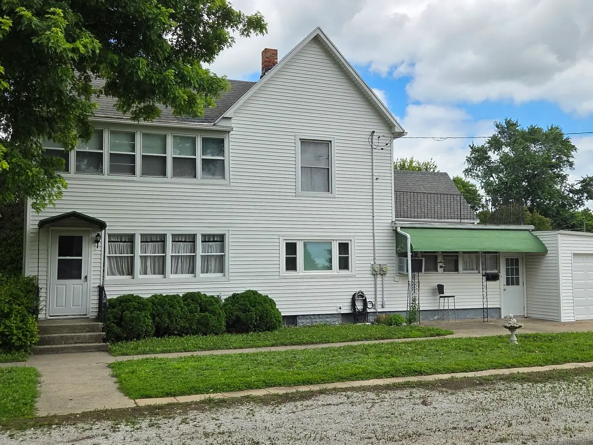 626 S 2nd Avenue, Hoopeston, IL 60942 - #1