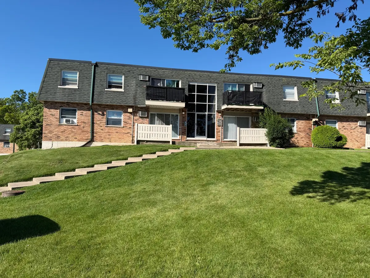 9950 S 84th Terrace #214, Palos Hills, IL 60465 - #1