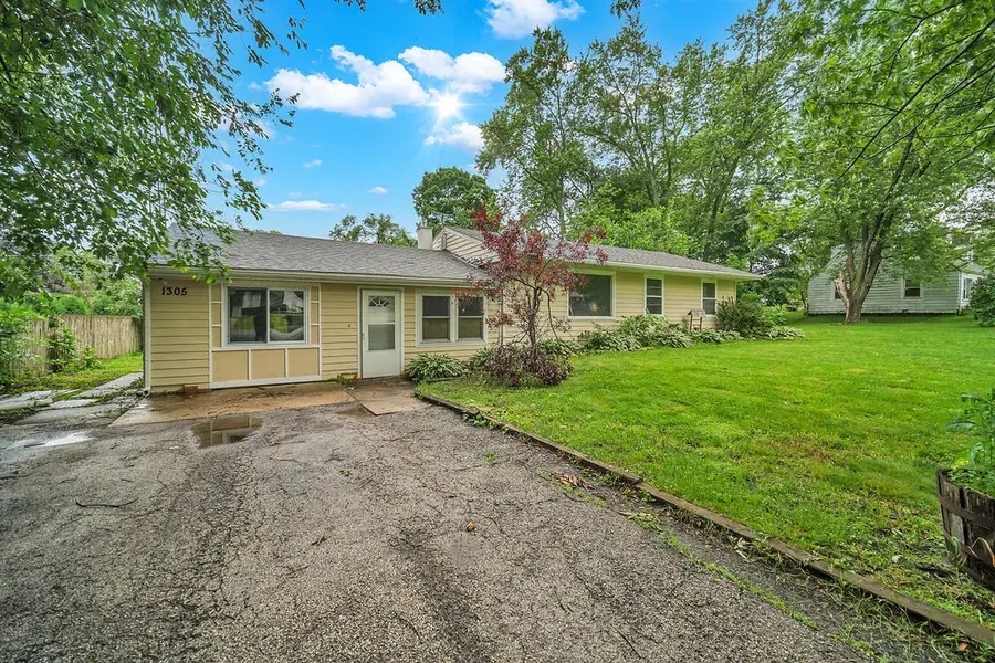 1305 Wilson Court, Zion, IL 60099 - #2