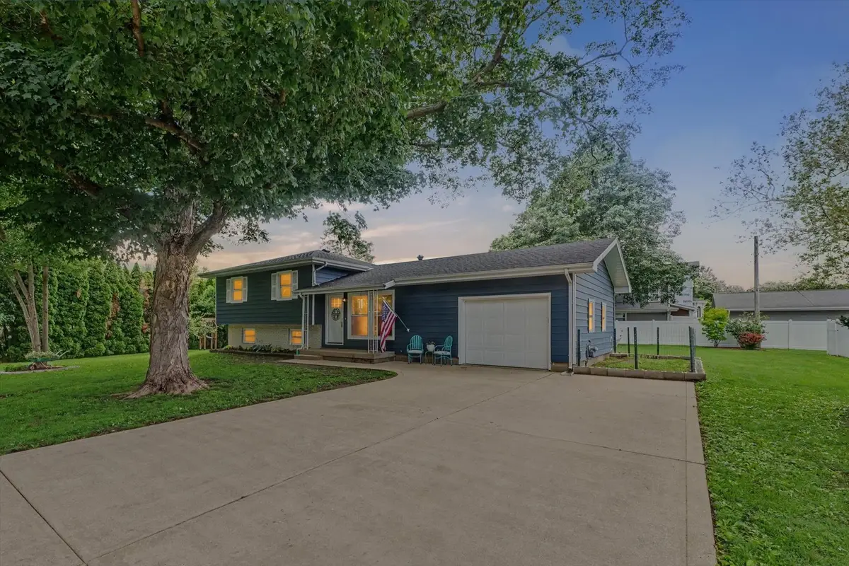 210 Brookview Drive, Farmer City, IL 61842 - #1