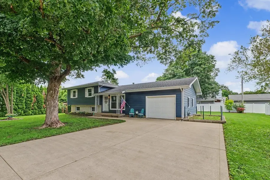 210 Brookview Drive, Farmer City, IL 61842 - #2