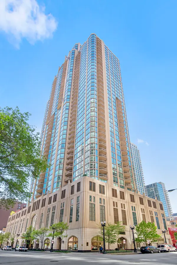 21 E Huron Street #2104, Chicago, IL 60611