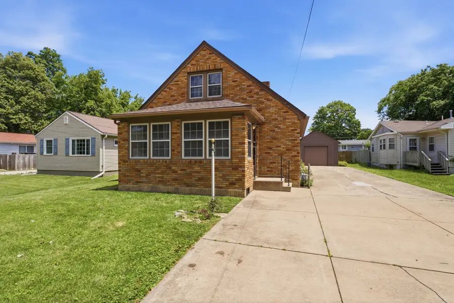 2202 44th Street, Moline, IL 61265 - #2