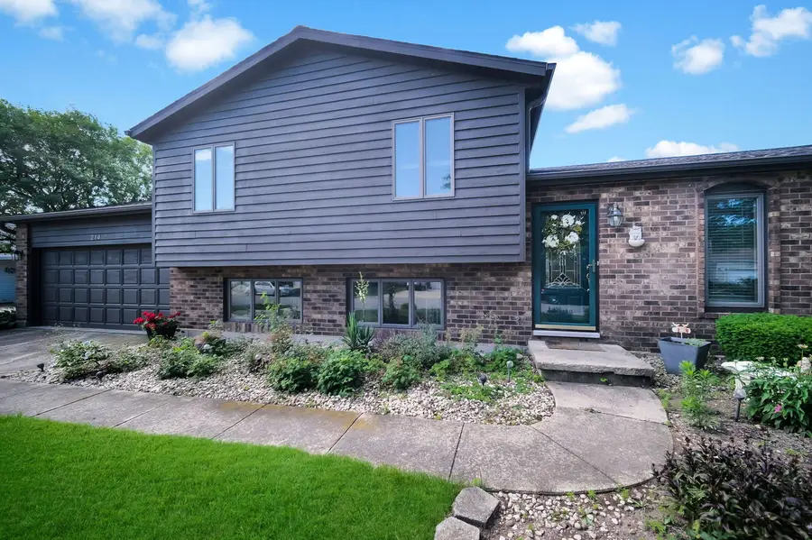 214 Concord Drive, Dekalb, IL 60115 - #2