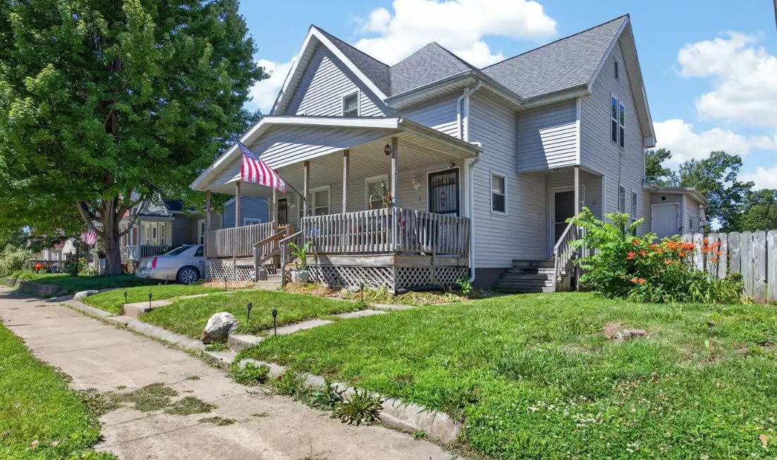 903 Low Street, Bloomington, IL 61701 - #1
