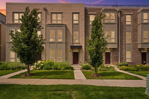 214 W Sigwalt Street, Arlington Heights, IL 60005
