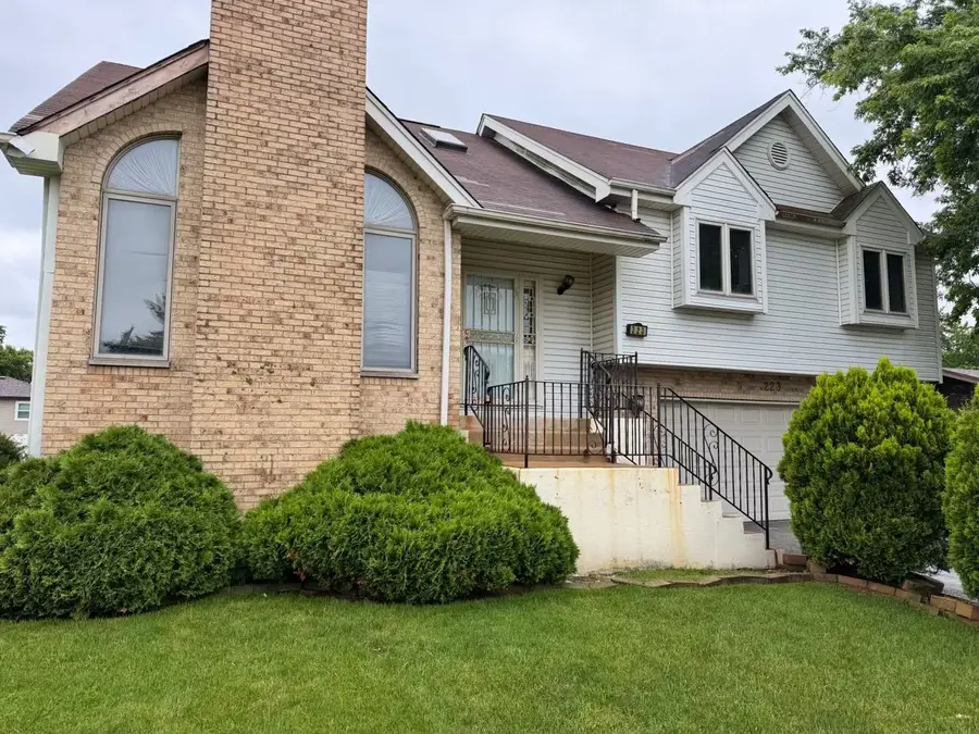 223 S Dante Avenue, Glenwood, IL 60425 - #2