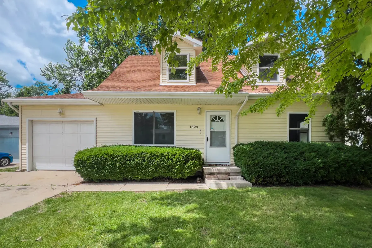 1528 N Hershey Road, Bloomington, IL 61704 - #1