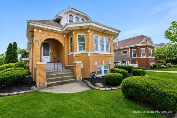 8101 White Avenue, Lyons, IL 60534