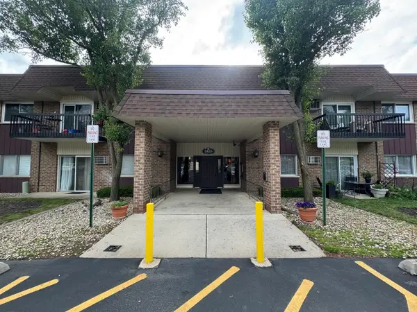 3425 83rd Street #D13, Woodridge, IL 60517