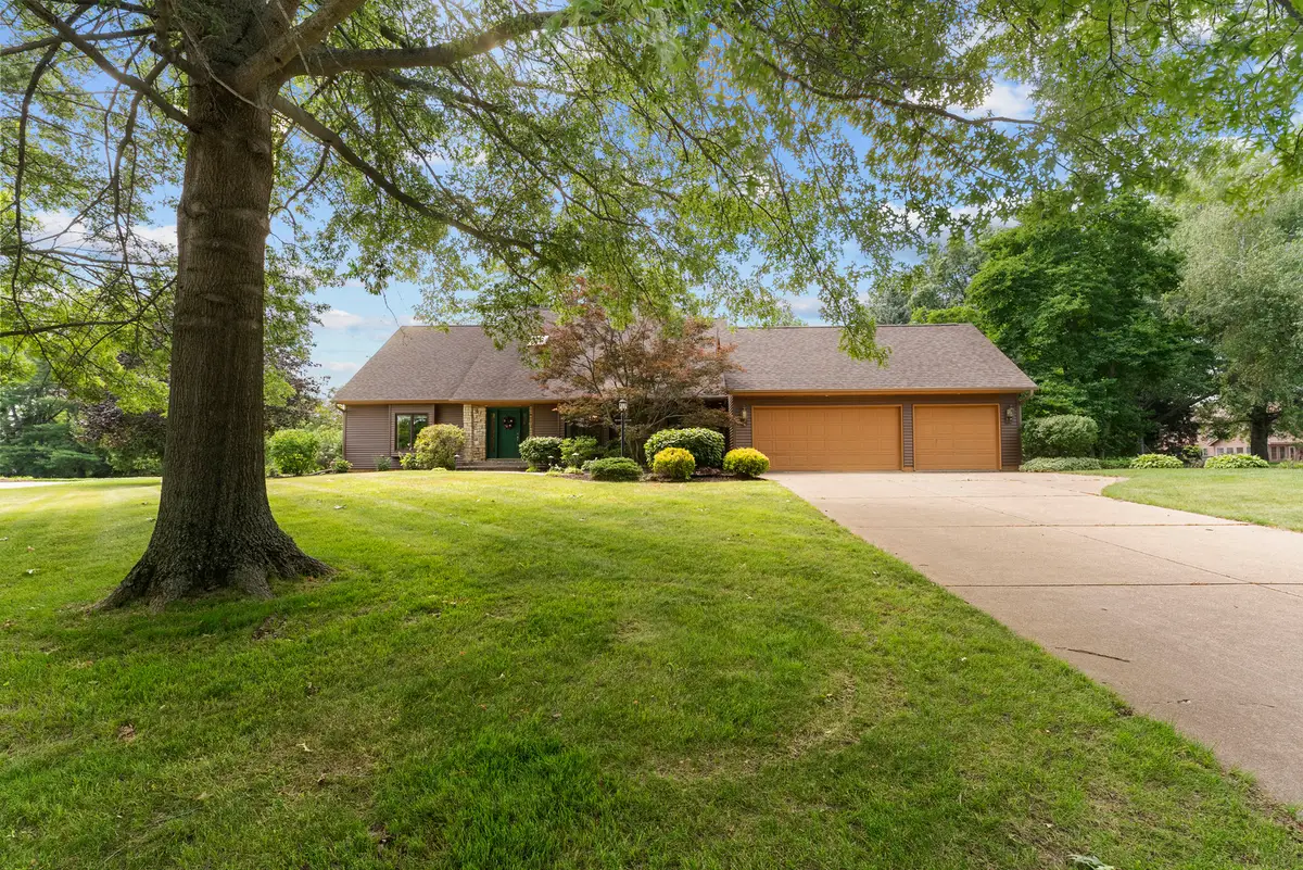 7521 Carriage Court, Bettendorf, IA 52722 - #1