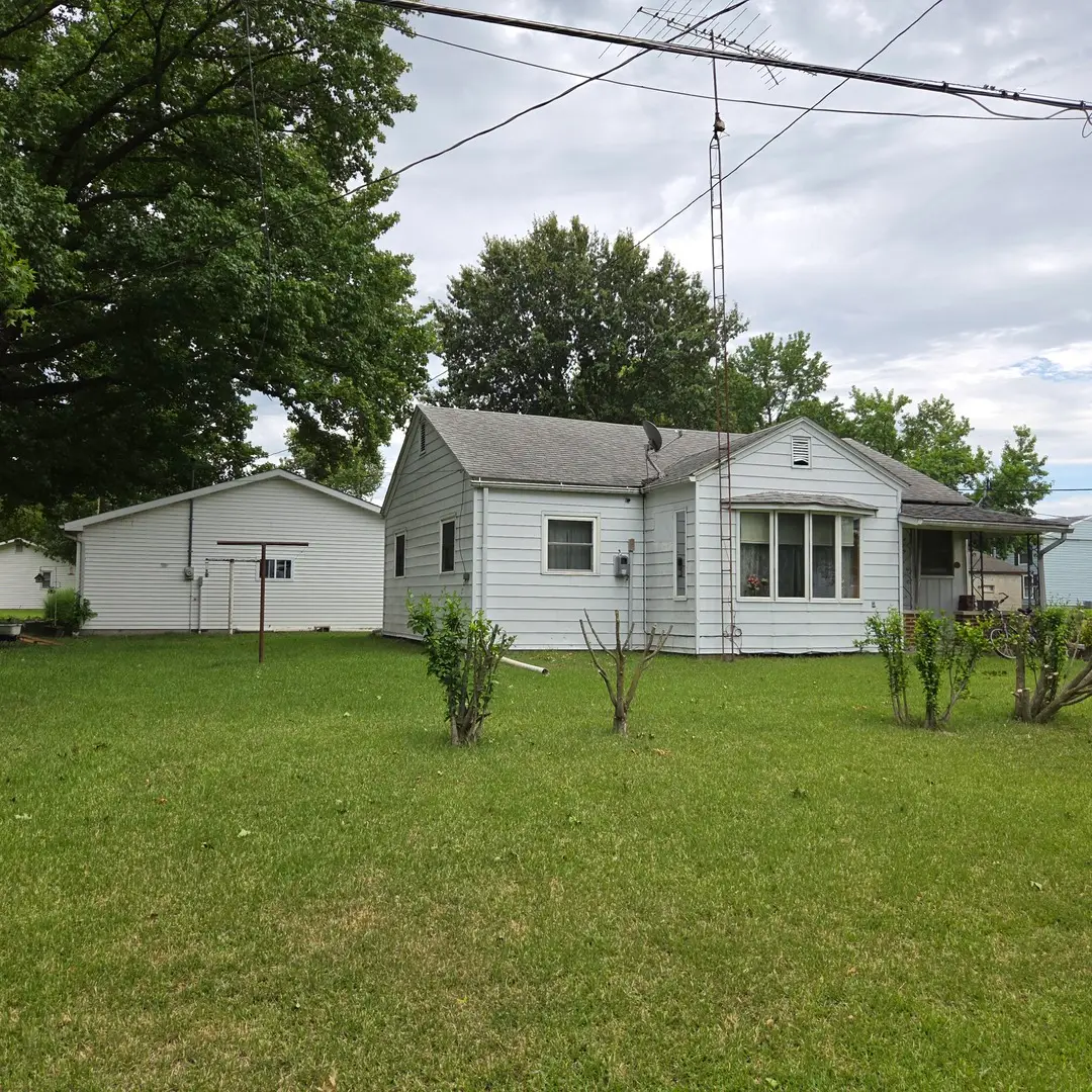 413 S Broadway Street, Sesser, IL 62884 - #1