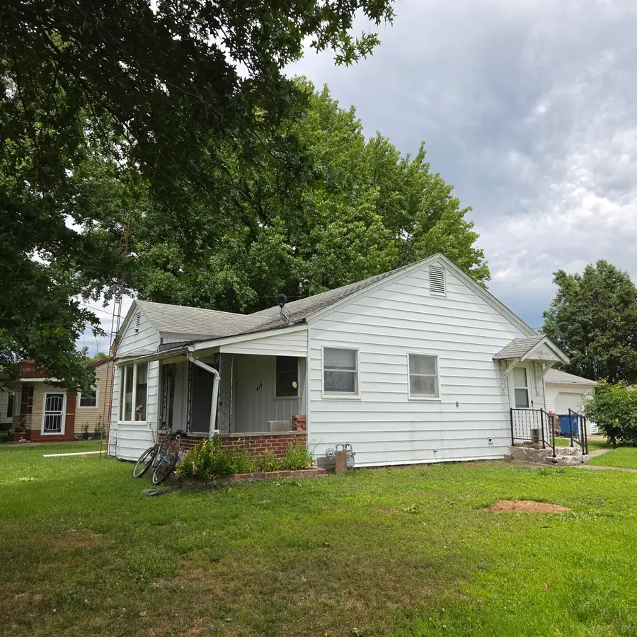 413 S Broadway Street, Sesser, IL 62884 - #2