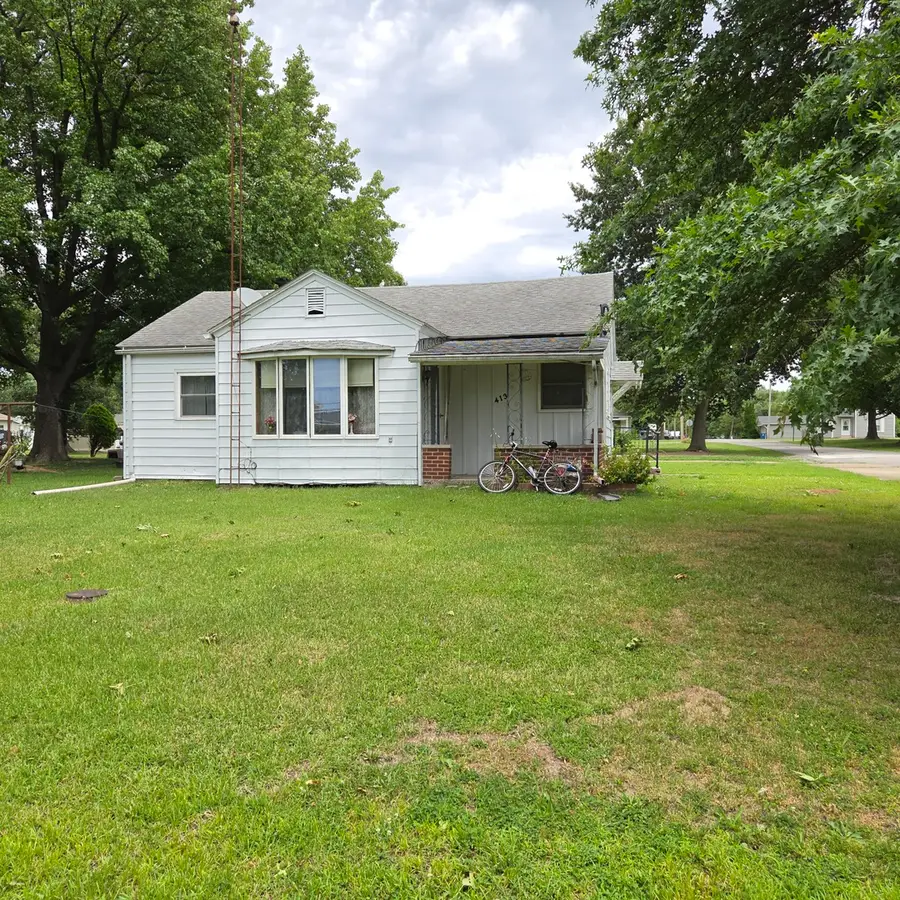 413 S Broadway Street, Sesser, IL 62884 - #3