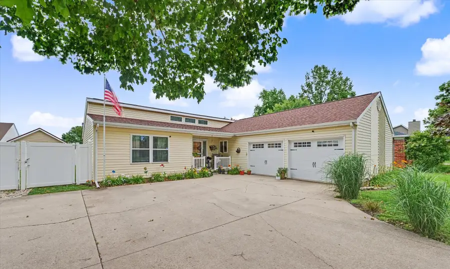 105 Surrey Lane, Arthur, IL 61911 - #2