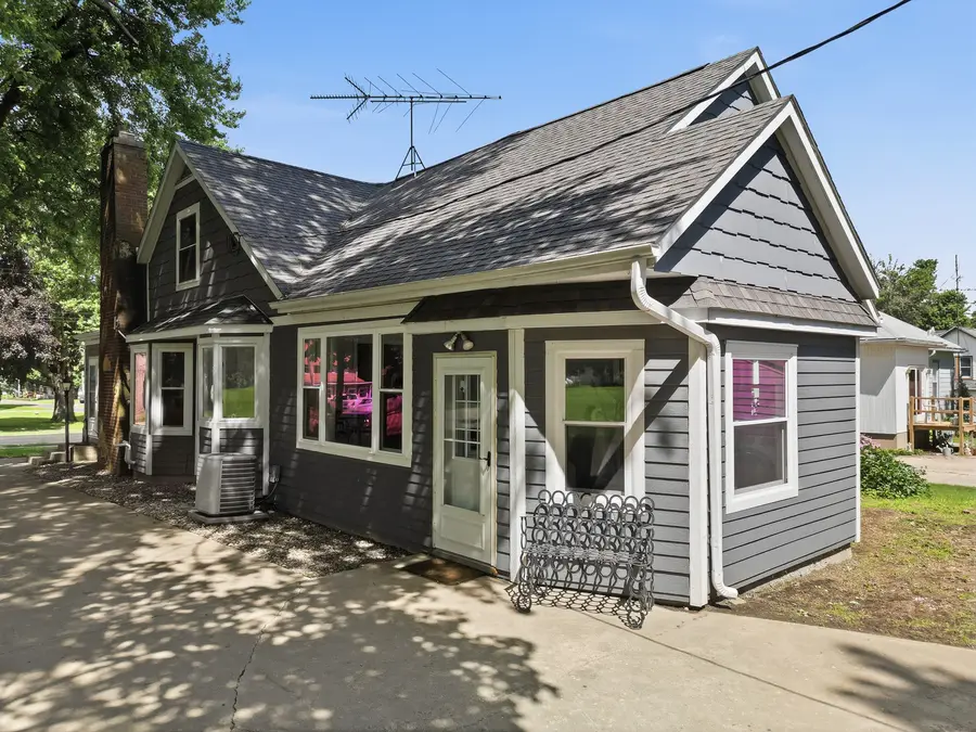 210 N Main Street, Coleta, IL 61081 - #3