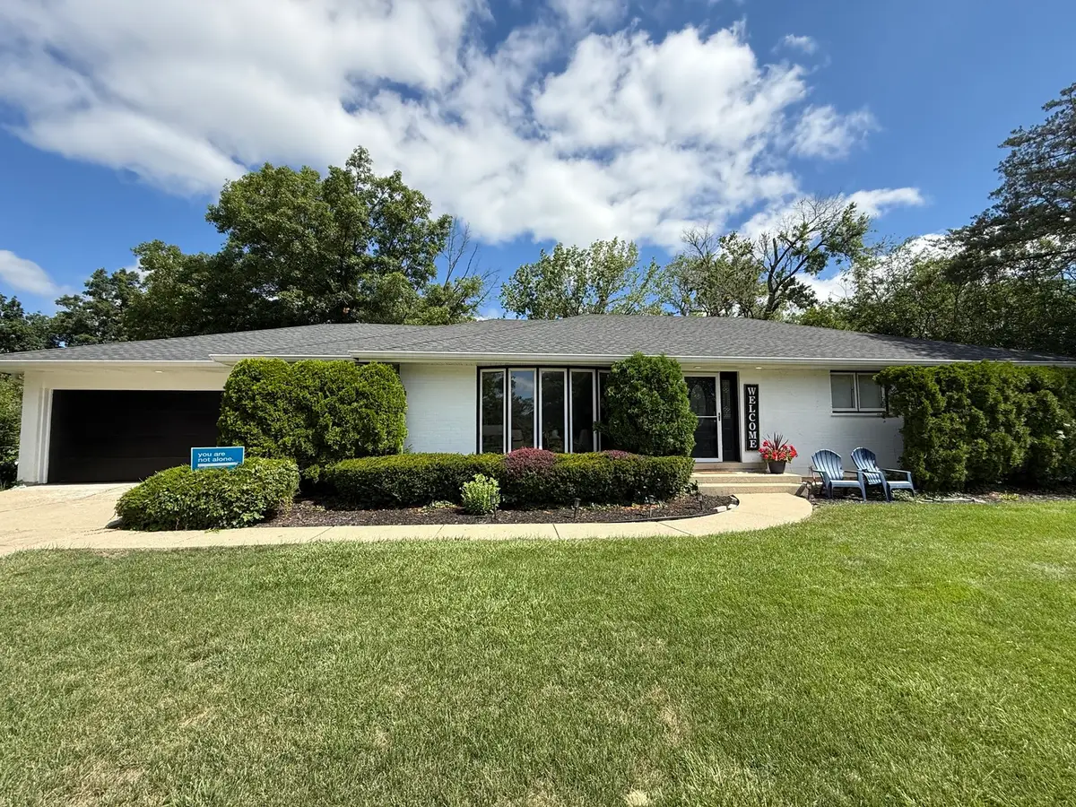 4 Yorkshire Drive, Lincolnshire, IL 60069 - #1