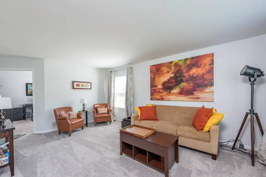 2901 Harrisburg Court, Lindenhurst, IL 60046 - #3