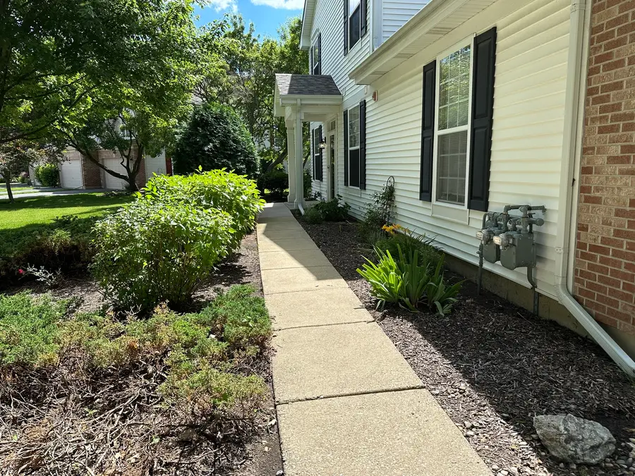 878 Stuarts Drive #878, Saint Charles, IL 60174 - #3