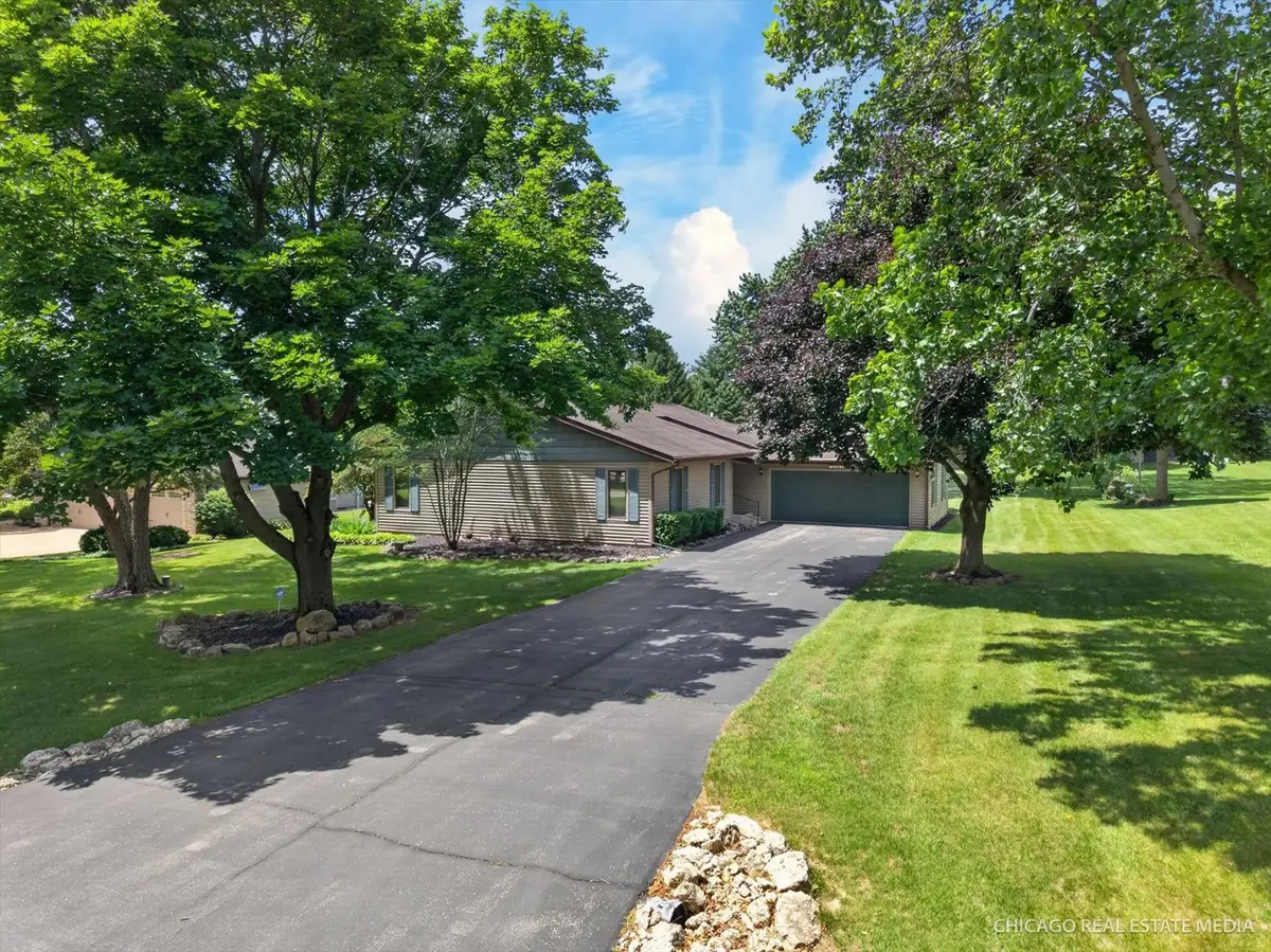 10062 Jesters Row, Roscoe, IL 61073 - #1
