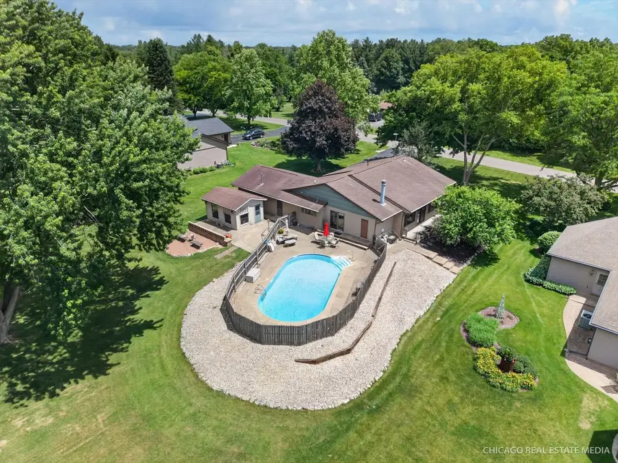 10062 Jesters Row, Roscoe, IL 61073 - #2