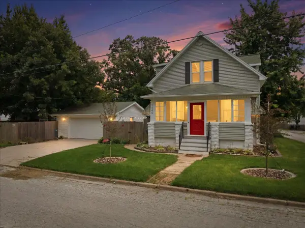 1406 W Empire Street, Bloomington, IL 61701