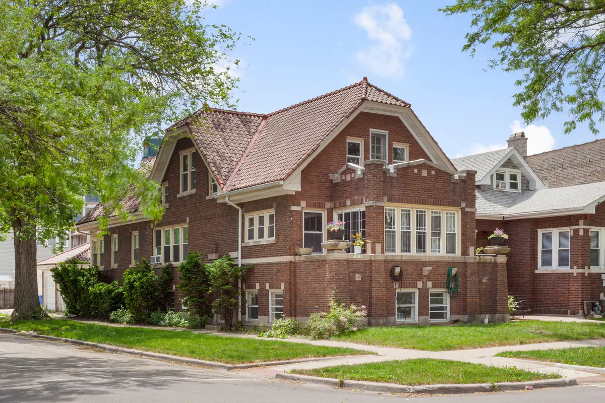 4101 W Oakdale Avenue, Chicago, IL 60641 - #1