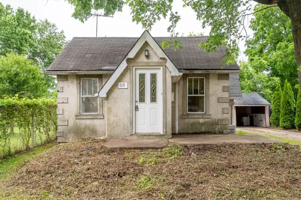 117 E Quincy Street, Westmont, IL 60559