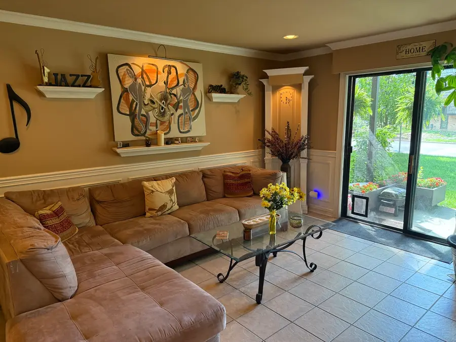 2 Oak Creek Drive #1210, Buffalo Grove, IL 60089 - #3