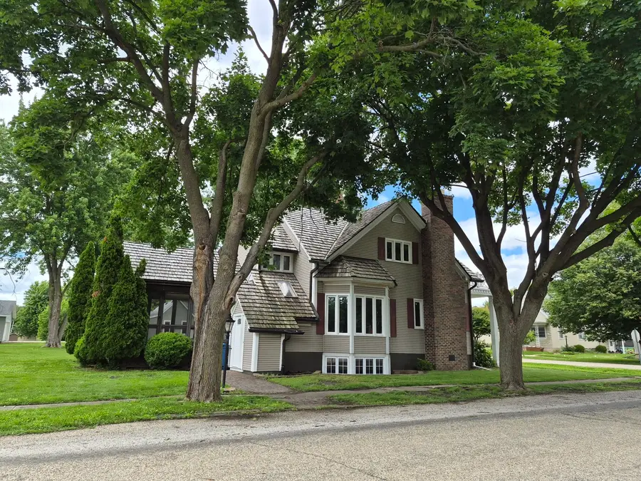 304 N Central Avenue, Ladd, IL 61329 - #2