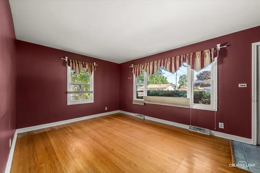 705 W Dearborn Street, Plano, IL 60545 - #3