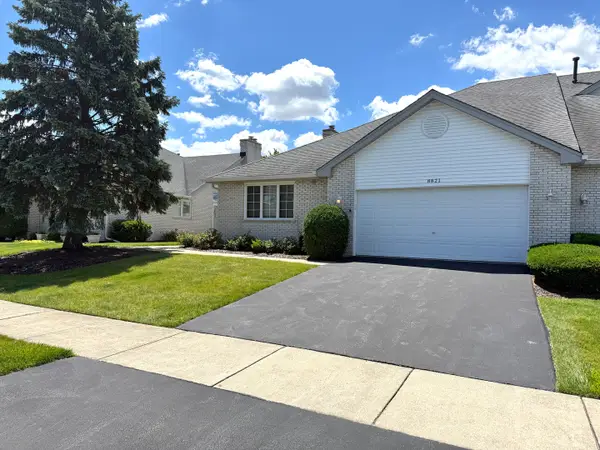 8821 Bluebird Drive, Tinley Park, IL 60487
