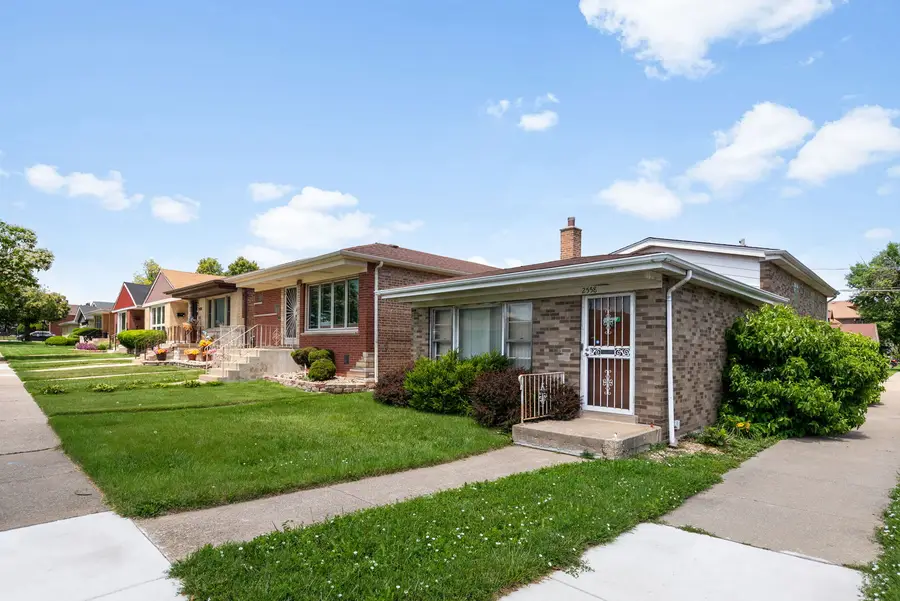 2558 E 93rd Street, Chicago, IL 60617 - #3