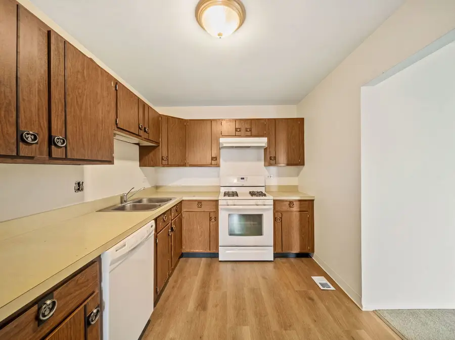 4 Mason Street #106, Bensenville, IL 60106 - #3