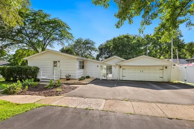 920 Fern Avenue, Saint Charles, IL 60174 - #3